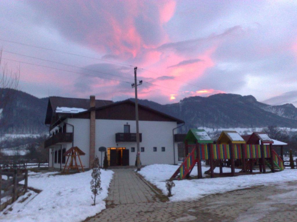 Serena Guesthouse Bran Bran  Bagian luar foto