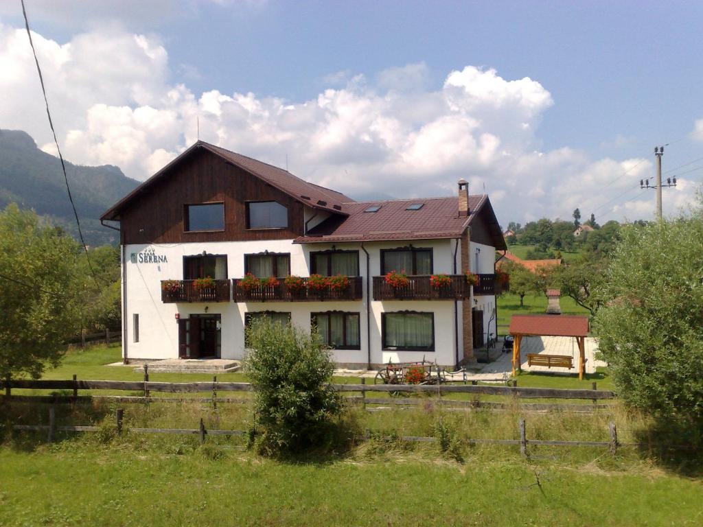 Serena Guesthouse Bran Bran  Bagian luar foto